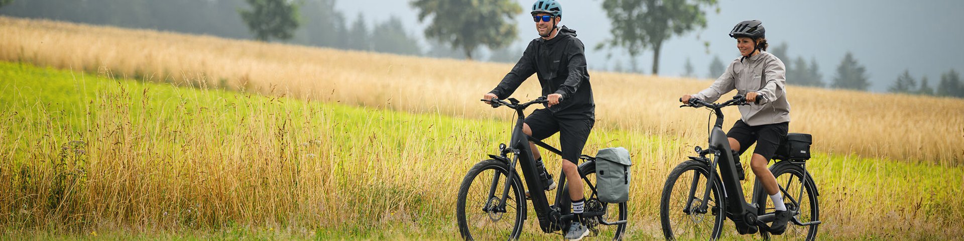 Rücksäcke & Taschen